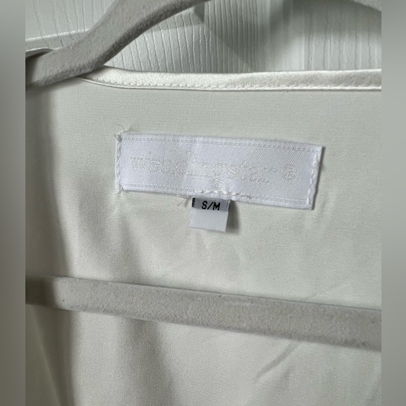 Sale! White Satin Robe - Picture 6 of 10